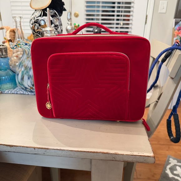 Estee Lauder Velvet Beauty Box - Picture 4 of 6